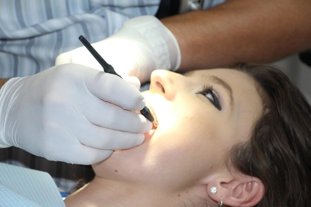 teeth cleaning tooth repairs 1514692.jpg